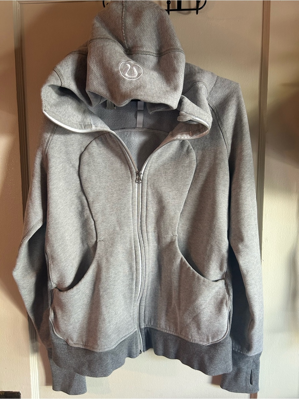 Lululemon In Stride Jacket Women’s Size 12 Heathered Gray Large Logo Hood